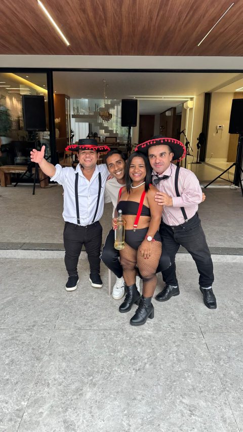 Anões tequileiros profissionais em eventos no Rio de Janeiro - Galeria de fotos de casamentos, aniversários e festas corporativas